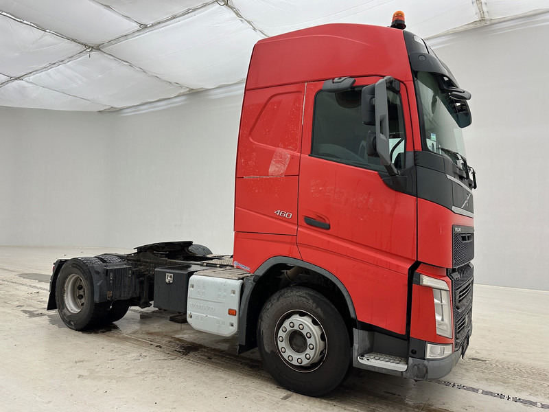 Volvo FH 460 Globetrotter - Nyergesvontató: 3 kép. Volvo FH 460 Globetrotter - Nyergesvontató: 3 kép.