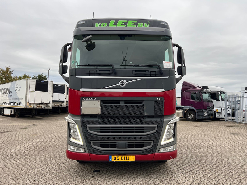 Volvo FH13.420 Globetrotter - ADR - Nyergesvontató: 2 kép. Volvo FH13.420 Globetrotter - ADR - Nyergesvontató: 2 kép.