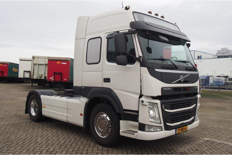 Volvo FM 410 Globetrotter - Nyergesvontató: 3 kép. Volvo FM 410 Globetrotter - Nyergesvontató: 3 kép.