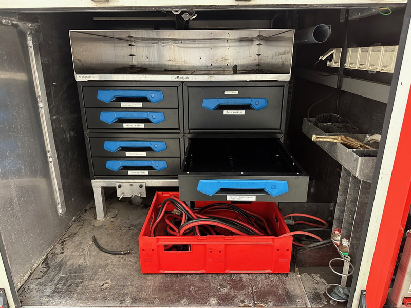 Renault D7.5 - Autószállító teherautó: 5 kép. Renault D7.5 - Autószállító teherautó: 5 kép.