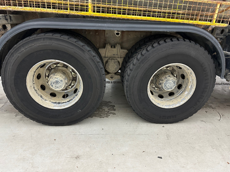 Renault Kerax 320DCi - 6x4* - Tartályos teherautó: 5 kép. Renault Kerax 320DCi - 6x4* - Tartályos teherautó: 5 kép.