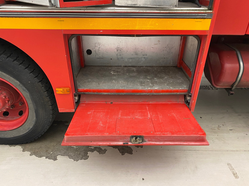 Tűzoltóautó Renault M 210: 7 kép.