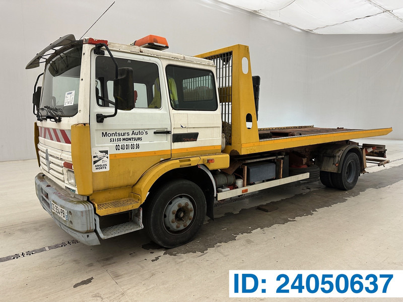 Renault Midliner 230 - Autószállító teherautó: 1 kép. Renault Midliner 230 - Autószállító teherautó: 1 kép.