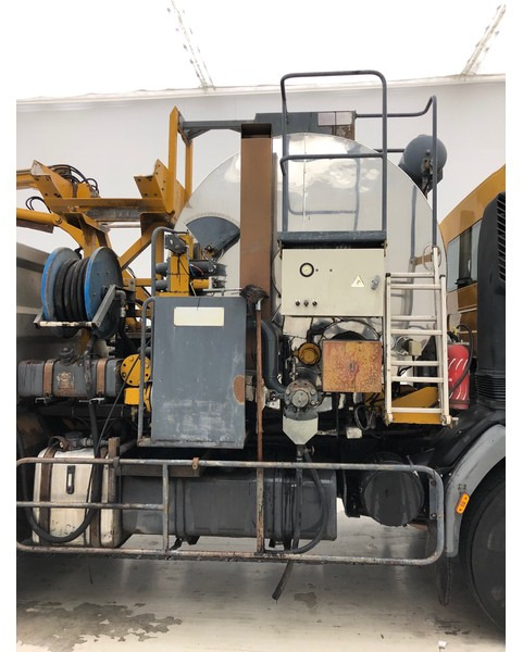Renault Premium 340 Asphalt Distributor Bitumen Sprayer - Bitumenszóró: 4 kép. Renault Premium 340 Asphalt Distributor Bitumen Sprayer - Bitumenszóró: 4 kép.