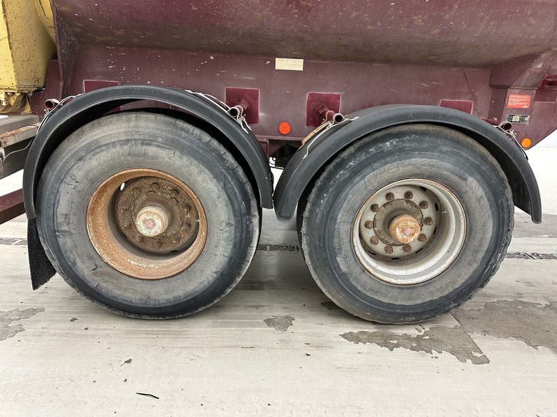 Robuste Kaiser 28 cub in steel - Félpótkocsi billenőplatós: 4 kép. Robuste Kaiser 28 cub in steel - Félpótkocsi billenőplatós: 4 kép.