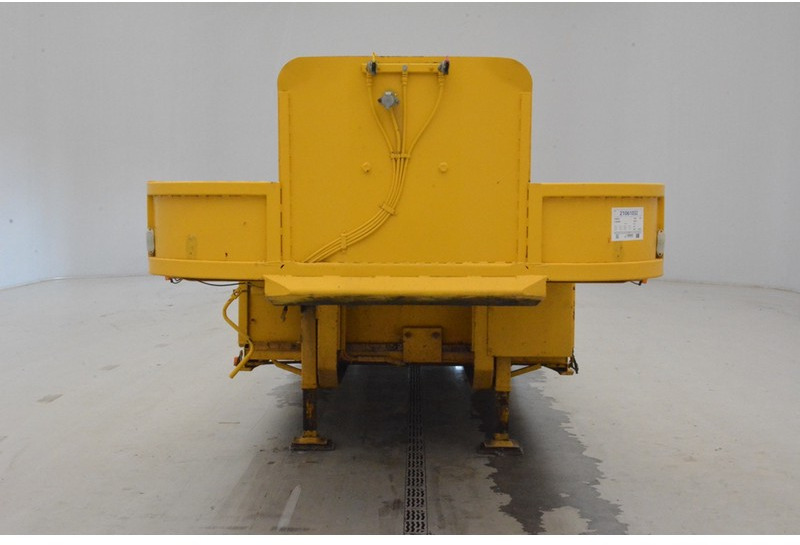 SERMA Low bed trailer - Félpótkocsi mélybölcsős: 2 kép. SERMA Low bed trailer - Félpótkocsi mélybölcsős: 2 kép.