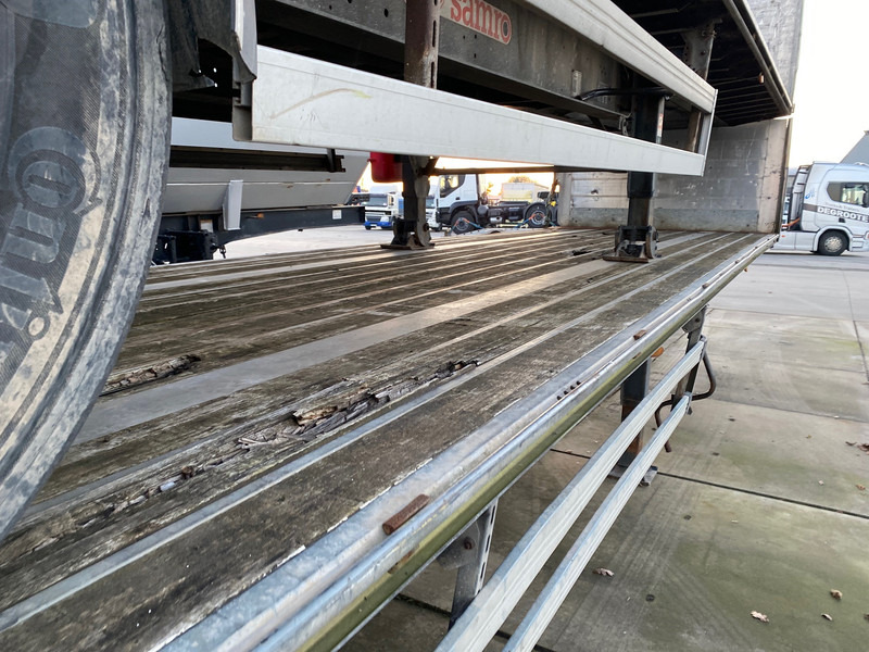 Samro Plateau - Platós félpótkocsi: 5 kép. Samro Plateau - Platós félpótkocsi: 5 kép.