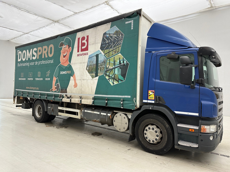 Scania P230 - Ponyvás teherautó: 3 kép. Scania P230 - Ponyvás teherautó: 3 kép.