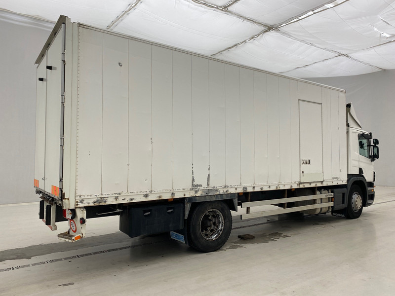 Scania P230 - Dobozos felépítményű teherautó: 4 kép. Scania P230 - Dobozos felépítményű teherautó: 4 kép.