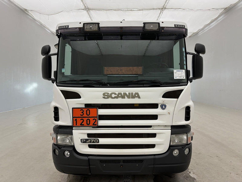 Scania P270 - Tartályos teherautó: 2 kép. Scania P270 - Tartályos teherautó: 2 kép.