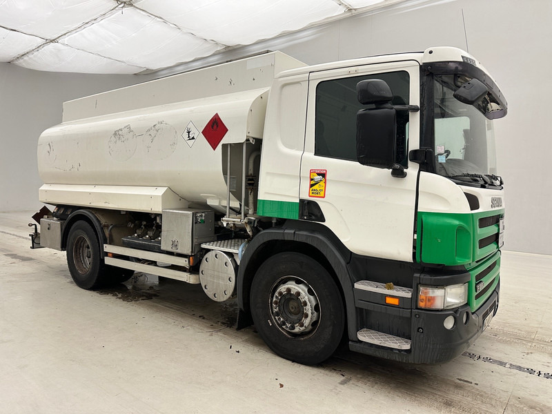 Scania P280 - 4x2 - Tartályos teherautó: 3 kép. Scania P280 - 4x2 - Tartályos teherautó: 3 kép.