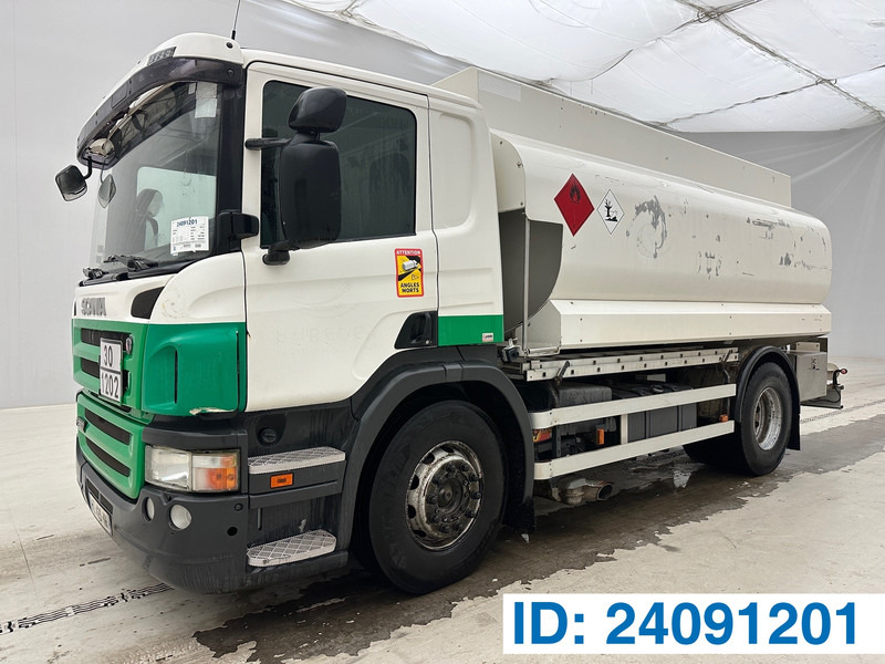 Scania P280 - 4x2 - Tartályos teherautó: 1 kép. Scania P280 - 4x2 - Tartályos teherautó: 1 kép.