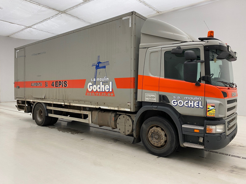 Scania P280* - Dobozos felépítményű teherautó: 3 kép. Scania P280* - Dobozos felépítményű teherautó: 3 kép.