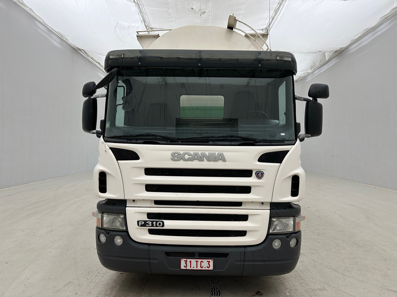 Scania P310 - 6x2 - Tartályos teherautó: 2 kép. Scania P310 - 6x2 - Tartályos teherautó: 2 kép.