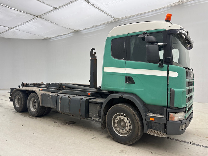 Scania R124.420 - 6x4 - Horgos rakodó teherautó: 3 kép. Scania R124.420 - 6x4 - Horgos rakodó teherautó: 3 kép.