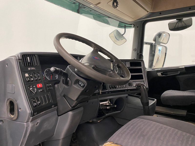 Horgos rakodó teherautó Scania R420 - 6x2: 9 kép.