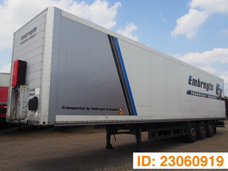 Schmitz Cargobull Closed box - Félpótkocsi dobozos: 1 kép. Schmitz Cargobull Closed box - Félpótkocsi dobozos: 1 kép.