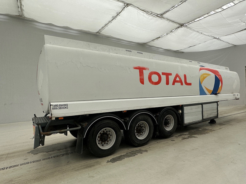 Stokota 40000 L - Tartályos félpótkocsi: 4 kép. Stokota 40000 L - Tartályos félpótkocsi: 4 kép.