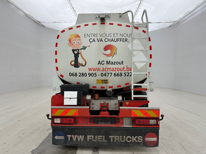 Volvo FE 280 - Tartályos teherautó: 5 kép. Volvo FE 280 - Tartályos teherautó: 5 kép.