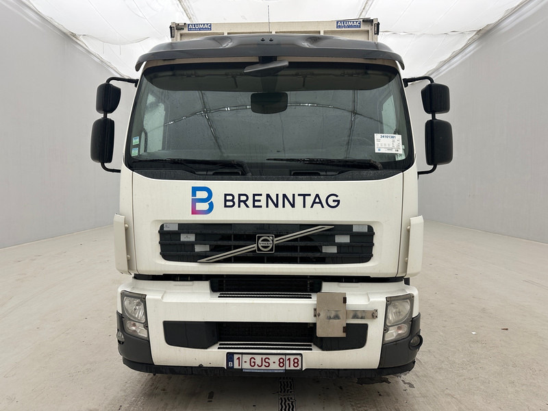 Volvo FE 300 - 6x2* - Ponyvás teherautó: 2 kép. Volvo FE 300 - 6x2* - Ponyvás teherautó: 2 kép.