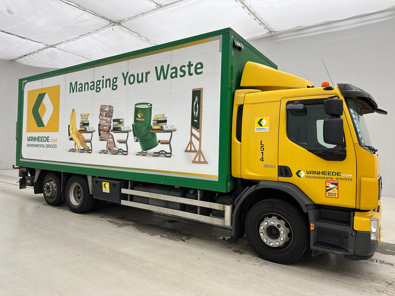 Volvo FE 300 - 6x2 - Dobozos felépítményű teherautó: 3 kép. Volvo FE 300 - 6x2 - Dobozos felépítményű teherautó: 3 kép.