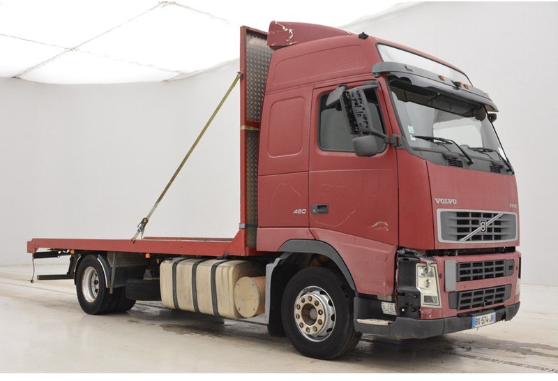 Volvo FH12.460 Globetrotter - Platós teherautó: 3 kép. Volvo FH12.460 Globetrotter - Platós teherautó: 3 kép.