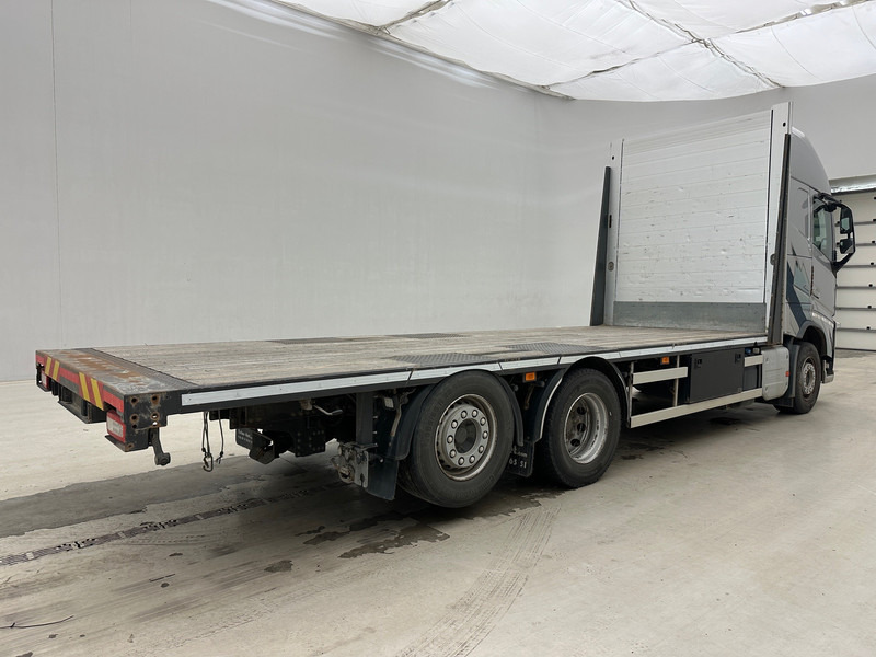 Volvo FH500 Globetrotter 6x2 - Platós teherautó: 5 kép. Volvo FH500 Globetrotter 6x2 - Platós teherautó: 5 kép.