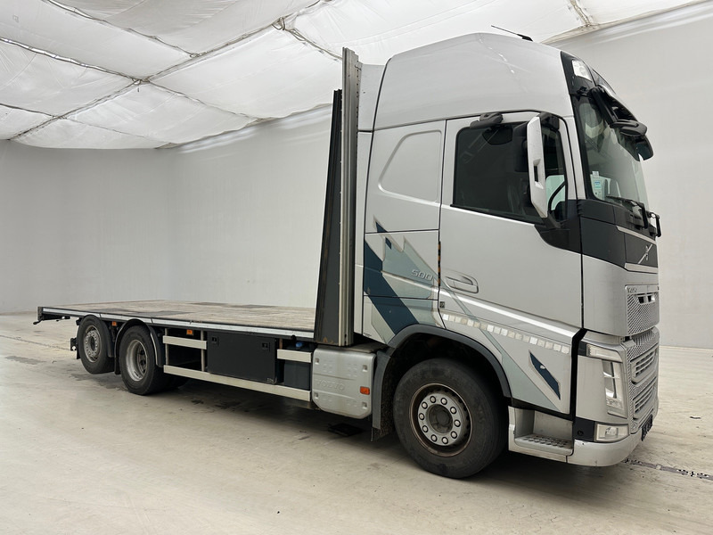 Volvo FH500 Globetrotter 6x2 - Platós teherautó: 3 kép. Volvo FH500 Globetrotter 6x2 - Platós teherautó: 3 kép.