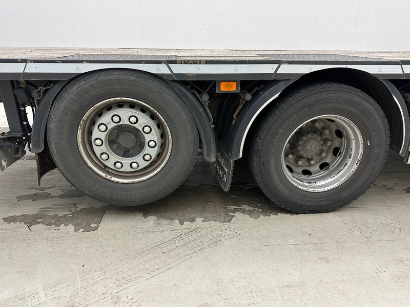 Volvo FH500 Globetrotter 6x2 - Platós teherautó: 4 kép. Volvo FH500 Globetrotter 6x2 - Platós teherautó: 4 kép.