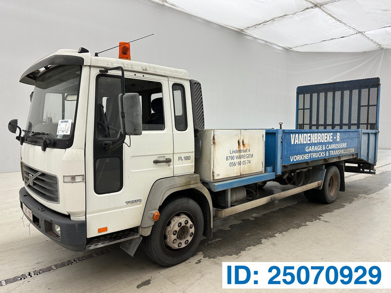 Volvo FL 180 - Billenőplatós teherautó: 1 kép. Volvo FL 180 - Billenőplatós teherautó: 1 kép.