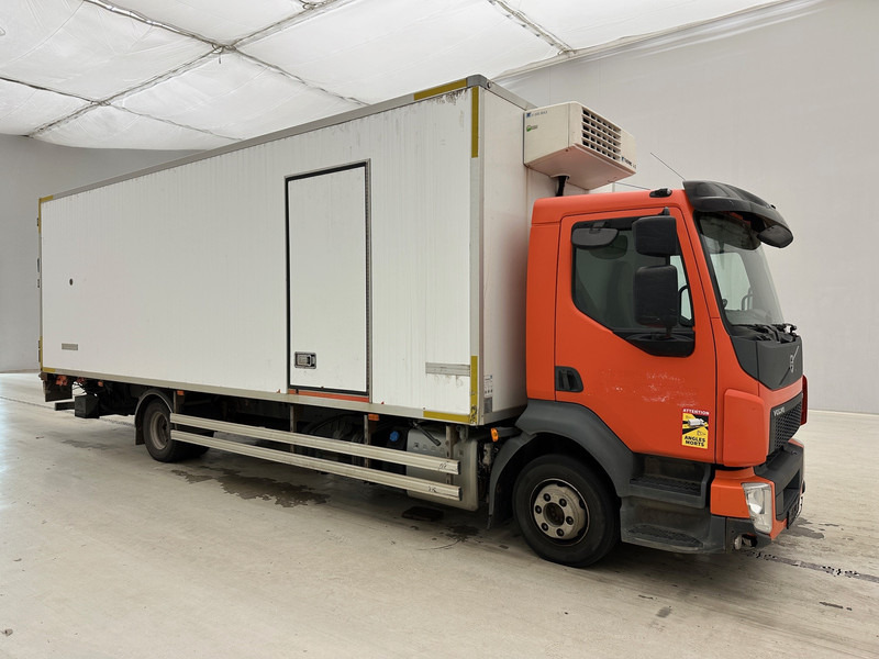 Volvo FL 210 - Hűtős teherautó: 3 kép. Volvo FL 210 - Hűtős teherautó: 3 kép.