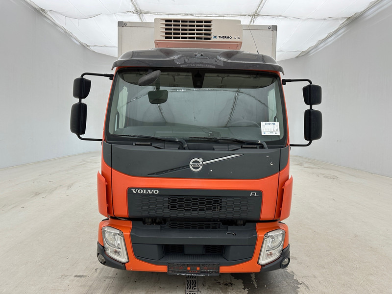 Volvo FL 210 - Hűtős teherautó: 2 kép. Volvo FL 210 - Hűtős teherautó: 2 kép.
