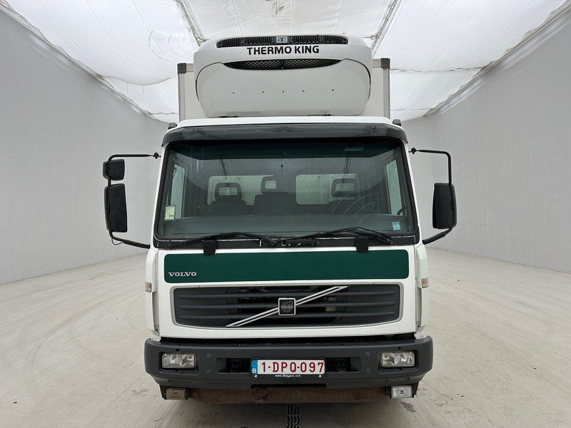 Volvo FL 220* - Hűtős teherautó: 2 kép. Volvo FL 220* - Hűtős teherautó: 2 kép.