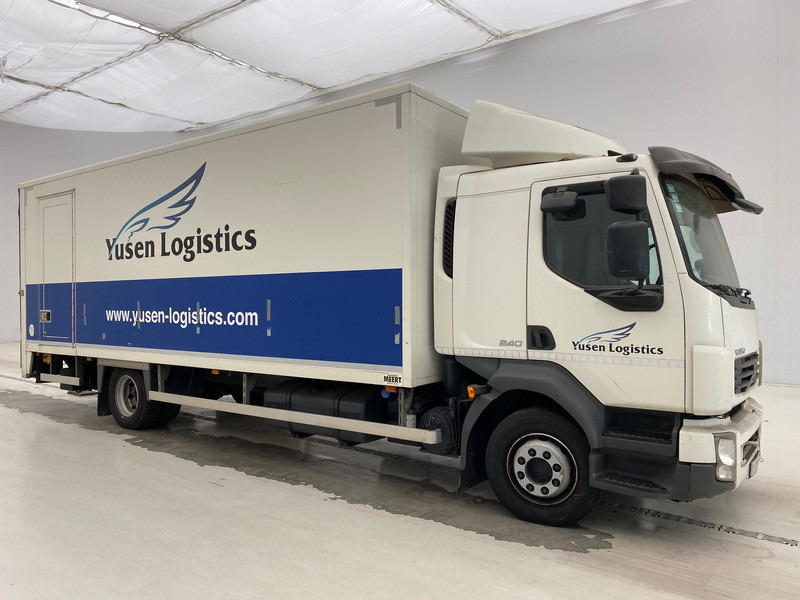 Volvo FL 240 - Dobozos felépítményű teherautó: 3 kép. Volvo FL 240 - Dobozos felépítményű teherautó: 3 kép.