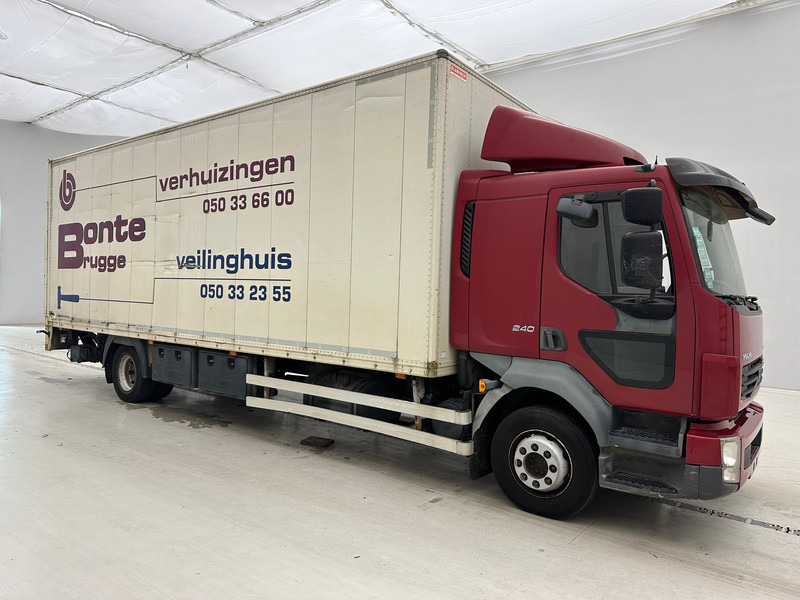Volvo FL 240 - Dobozos felépítményű teherautó: 3 kép. Volvo FL 240 - Dobozos felépítményű teherautó: 3 kép.
