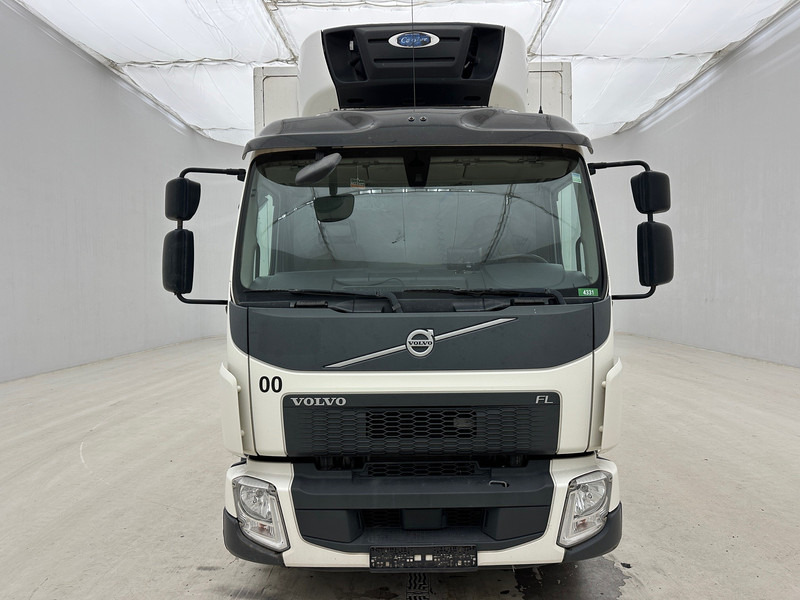 Volvo FL 250 - Hűtős teherautó: 2 kép. Volvo FL 250 - Hűtős teherautó: 2 kép.