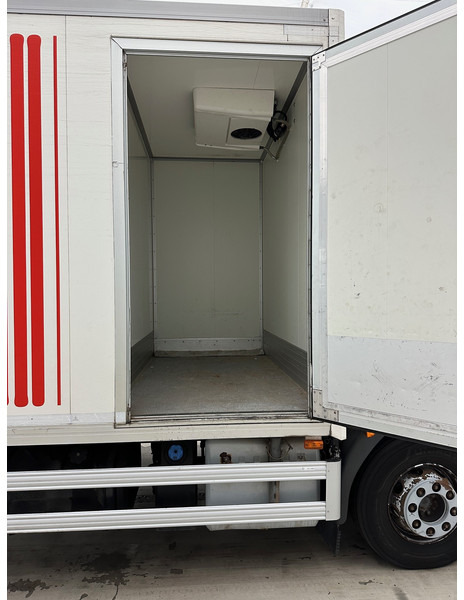 Volvo FL 250 - Hűtős teherautó: 4 kép. Volvo FL 250 - Hűtős teherautó: 4 kép.