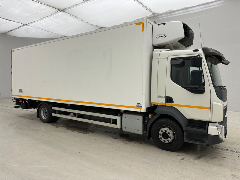 Volvo FL 250 - Hűtős teherautó: 3 kép. Volvo FL 250 - Hűtős teherautó: 3 kép.