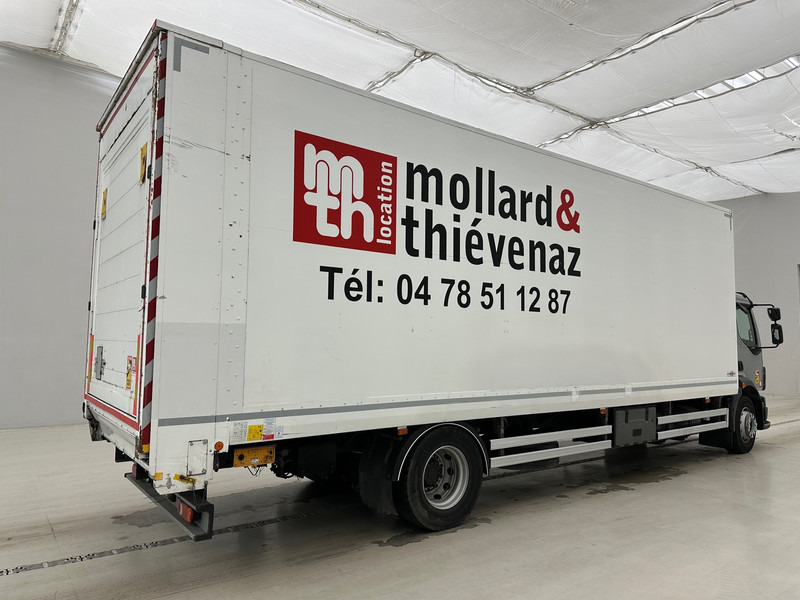 Volvo FL 290 - Dobozos felépítményű teherautó: 4 kép. Volvo FL 290 - Dobozos felépítményű teherautó: 4 kép.