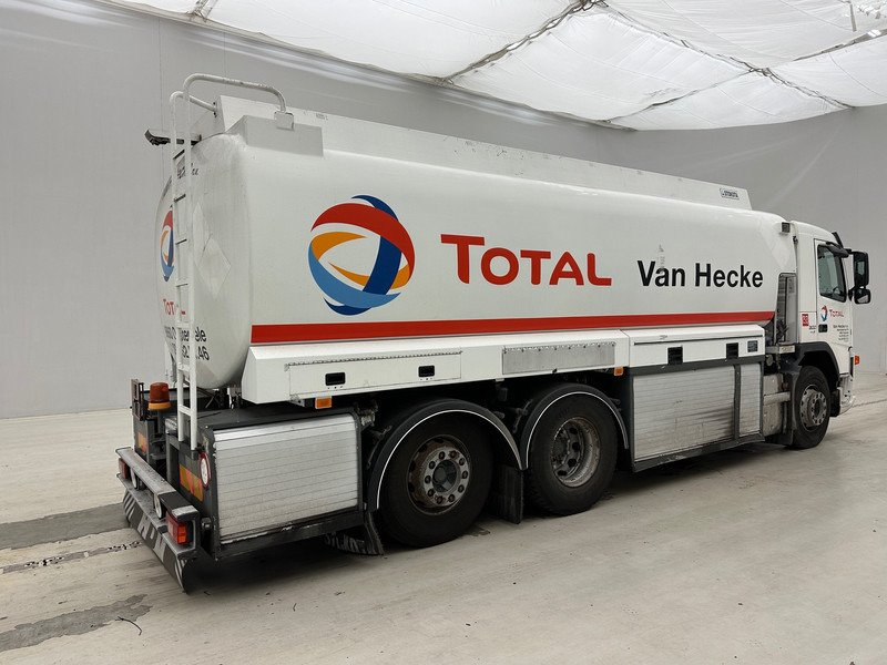 Volvo FM 300 - 6x2 - Tartályos teherautó: 4 kép. Volvo FM 300 - 6x2 - Tartályos teherautó: 4 kép.