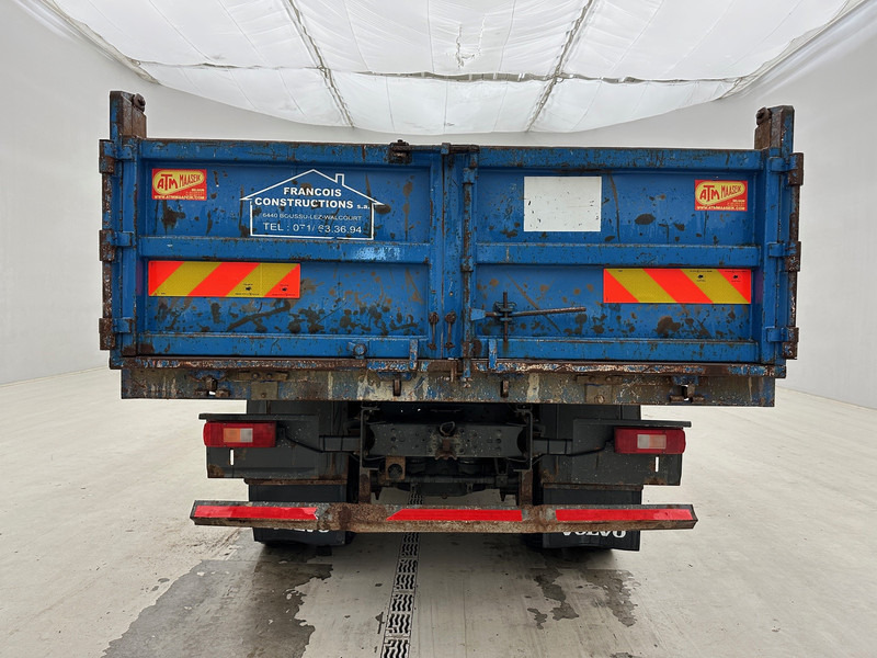 Volvo FM 300* - Billenőplatós teherautó, Darus autó: 5 kép. Volvo FM 300* - Billenőplatós teherautó, Darus autó: 5 kép.