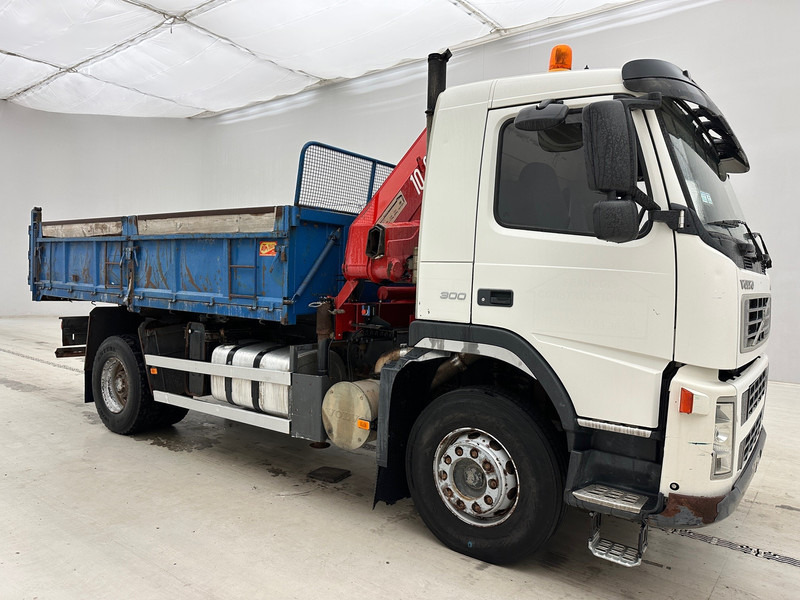 Volvo FM 300* - Billenőplatós teherautó, Darus autó: 3 kép. Volvo FM 300* - Billenőplatós teherautó, Darus autó: 3 kép.