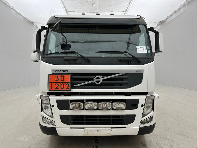 Volvo FM 380 - 6x2 - Tartályos teherautó: 2 kép. Volvo FM 380 - 6x2 - Tartályos teherautó: 2 kép.