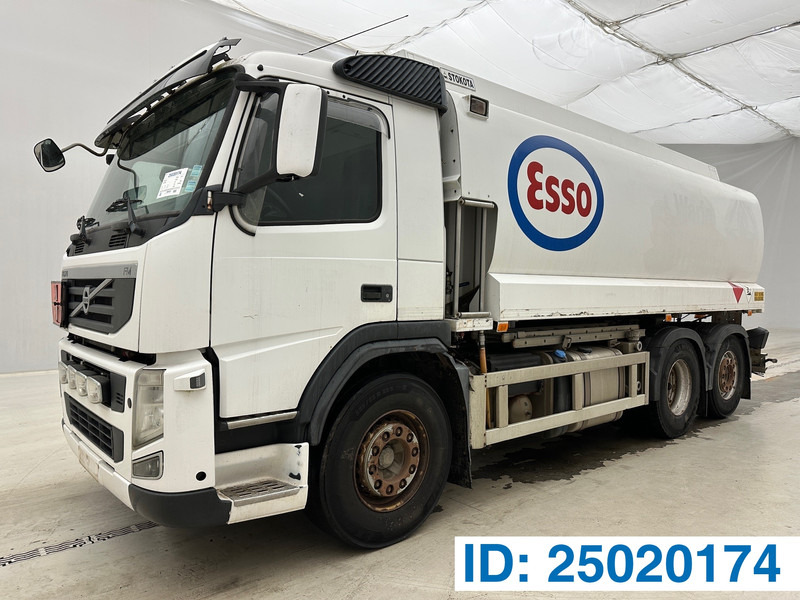 Volvo FM 380 - 6x2 - Tartályos teherautó: 1 kép. Volvo FM 380 - 6x2 - Tartályos teherautó: 1 kép.
