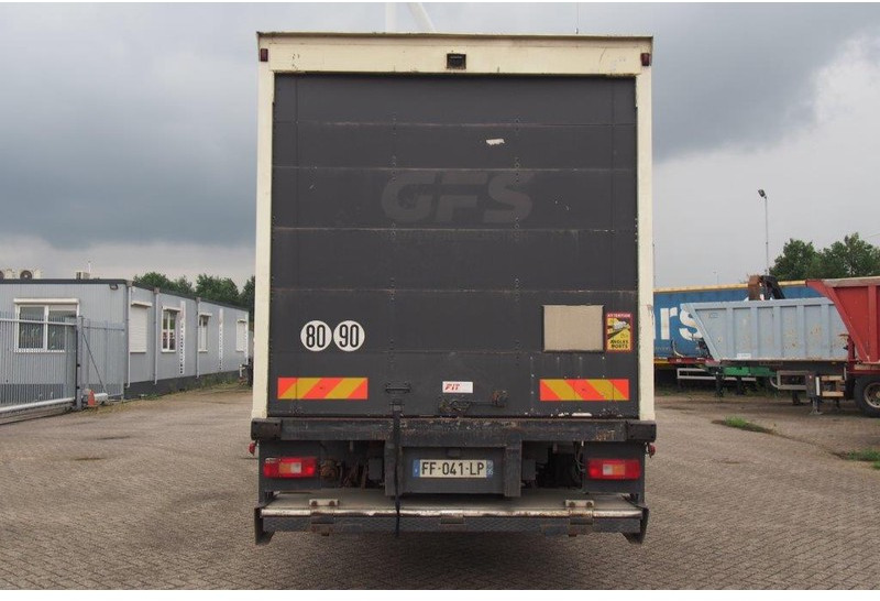 Volvo FM9.260 - Dobozos felépítményű teherautó: 5 kép. Volvo FM9.260 - Dobozos felépítményű teherautó: 5 kép.