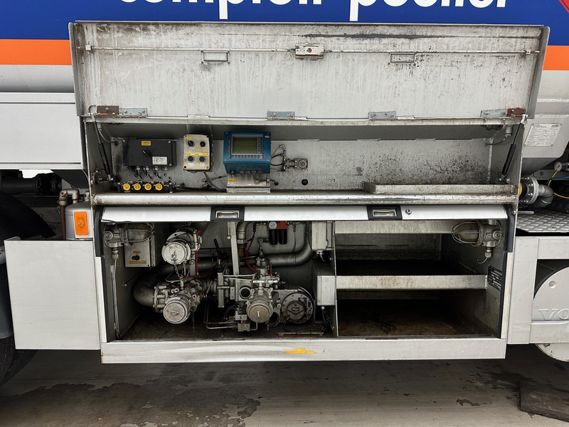 Volvo FM9.260* - Tartályos teherautó: 4 kép. Volvo FM9.260* - Tartályos teherautó: 4 kép.