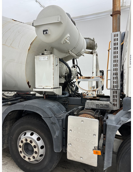 Volvo FMX 410 - 8x4 - Betonmixer: 4 kép. Volvo FMX 410 - 8x4 - Betonmixer: 4 kép.