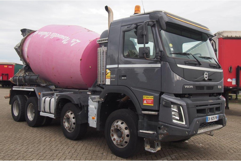 Volvo FMX 410 - 8x4 - Betonmixer: 3 kép. Volvo FMX 410 - 8x4 - Betonmixer: 3 kép.