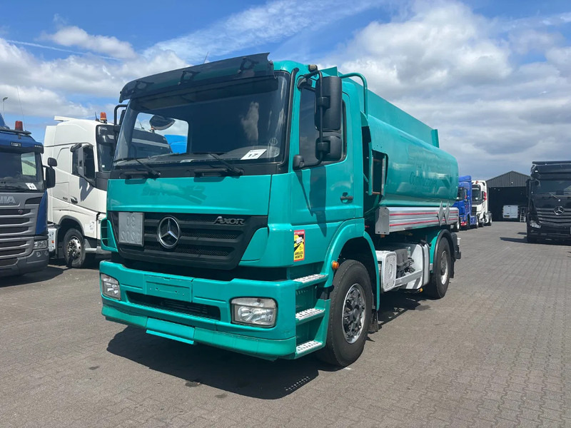 Mercedes-Benz Axor 1828 4x2 12500 Liter Fueltank - Tartályos teherautó: 1 kép. Mercedes-Benz Axor 1828 4x2 12500 Liter Fueltank - Tartályos teherautó: 1 kép.
