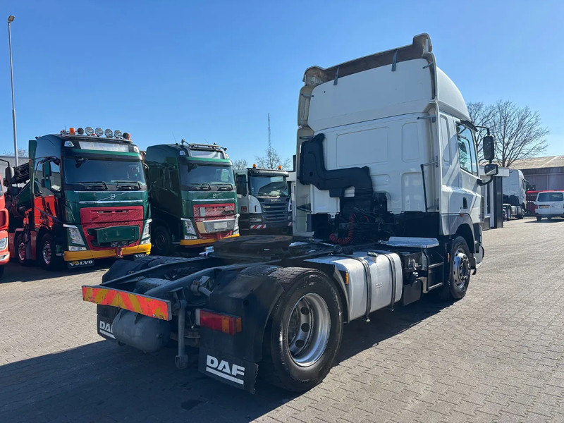 DAF CF 85.410 Spacecab Retarder Euro 5 - Nyergesvontató: 4 kép. DAF CF 85.410 Spacecab Retarder Euro 5 - Nyergesvontató: 4 kép.
